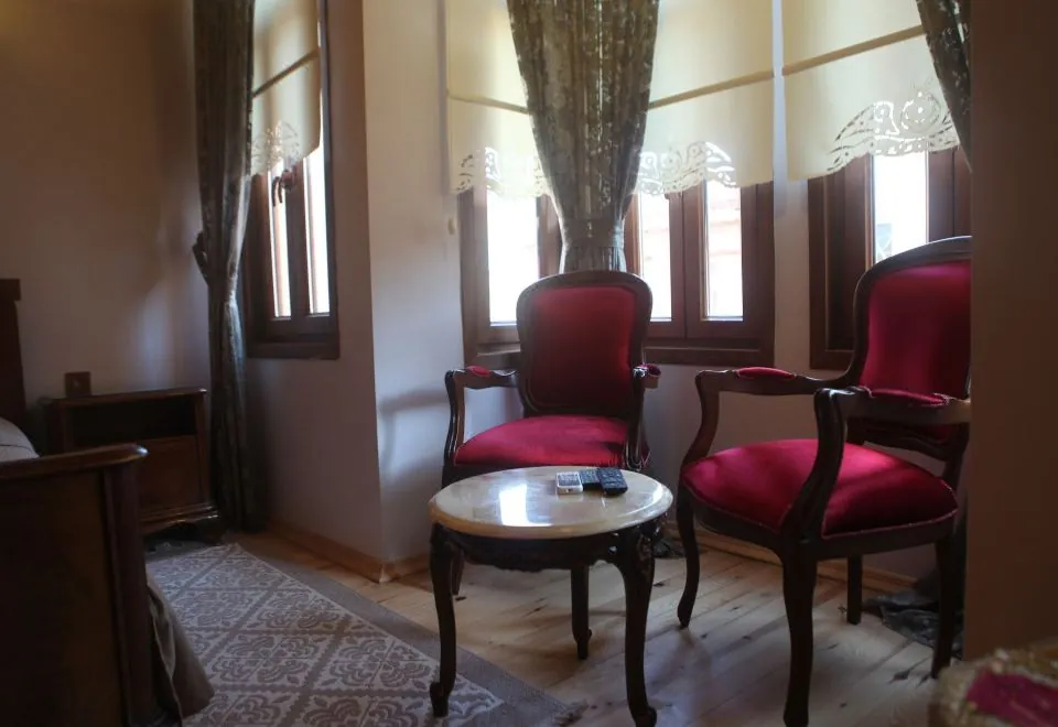 Tom Square Boutique Hotel