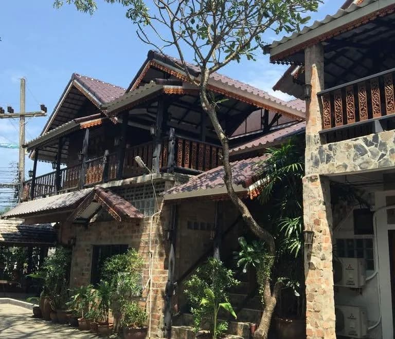 Baan Thai Homestay by BGb Villas