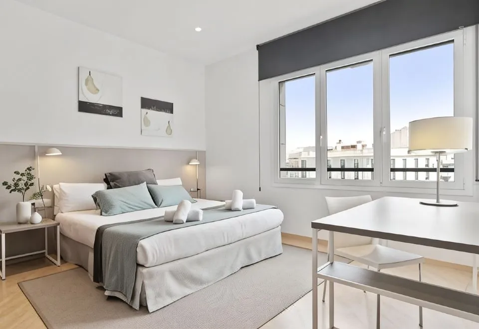 Fisa Rentals Gran Via Apartments