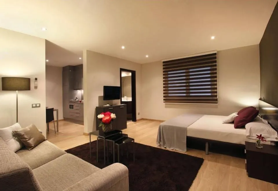 Fisa Rentals Gran Via Apartments