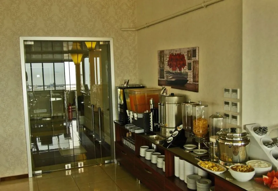 Gold Hotel