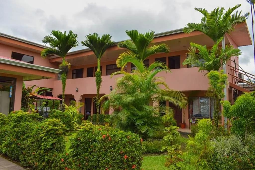Hotel La Choza Inn
