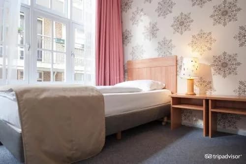Rho Hotel