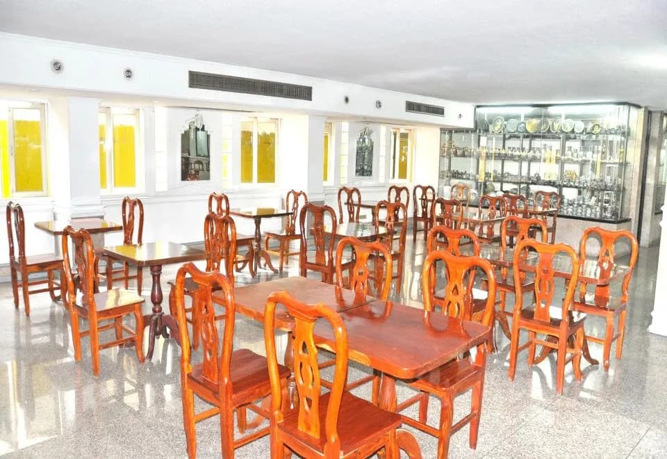 Highfive Hotel