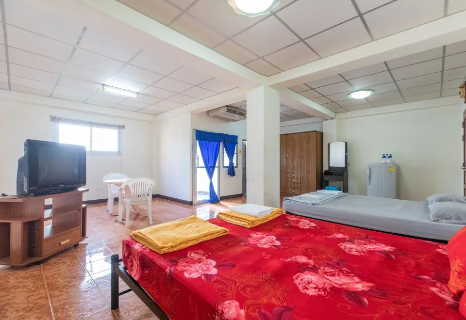 Soi 5 Apartment