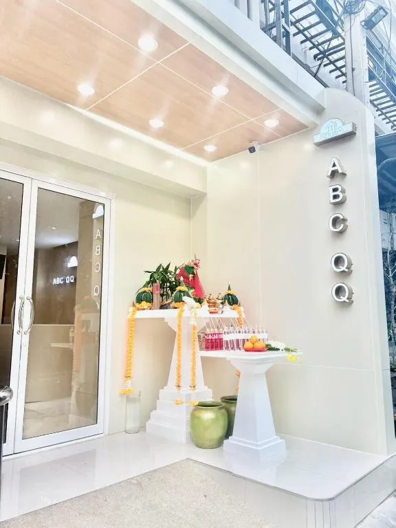ABC QQ Hotel