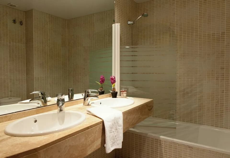MH Apartments Gracia