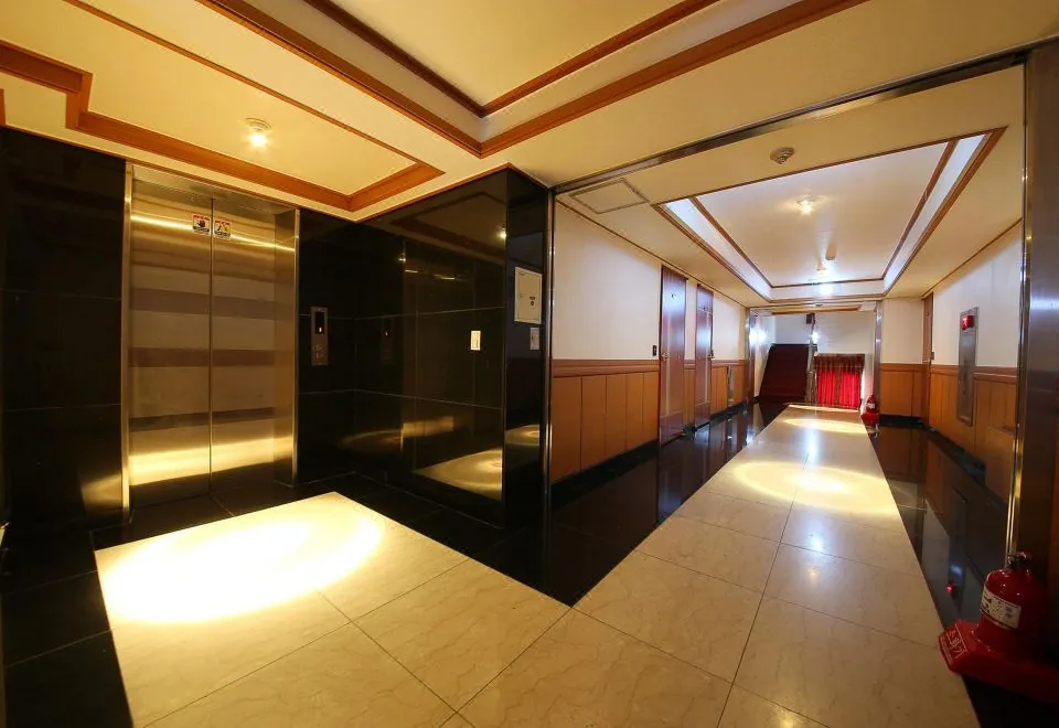 Prince Hotel