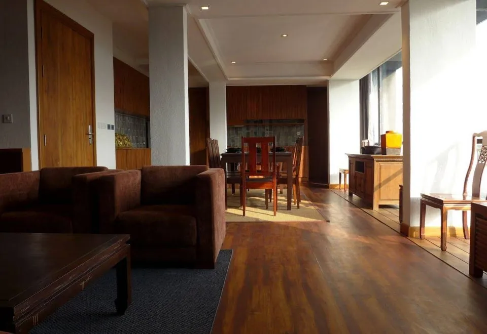 Luxx XL Langsuan Hotel Bangkok