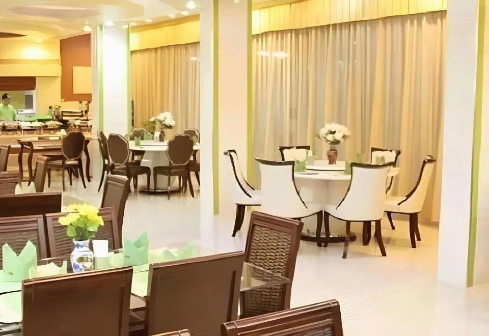 Visiting Card Hotel & Resort