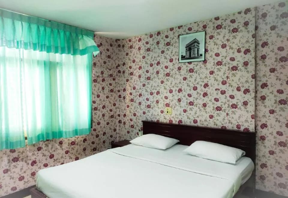 Woodlands Inn