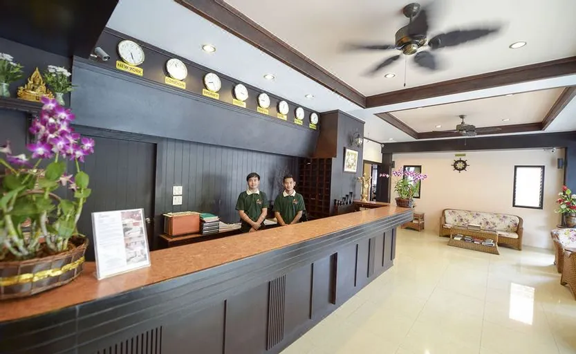Outdoor Inn Kata Hotel