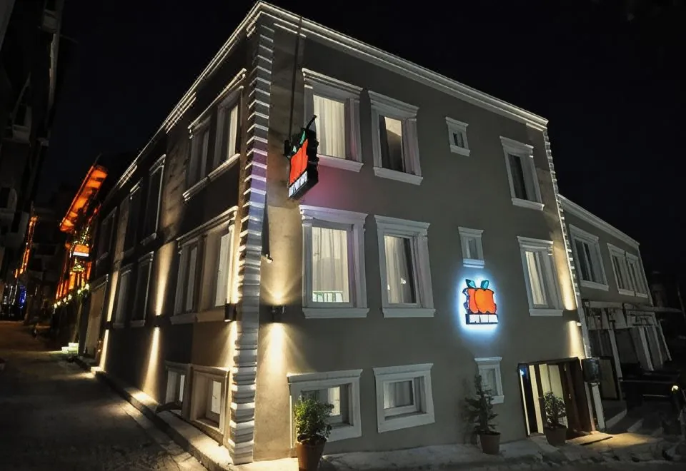 Apple Tree Hotel