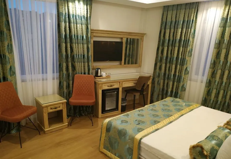 Apple Tree Hotel