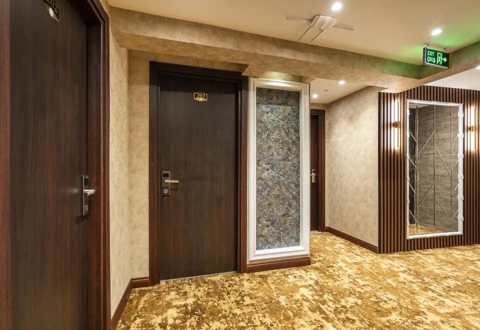 Harbour Suites Old City
