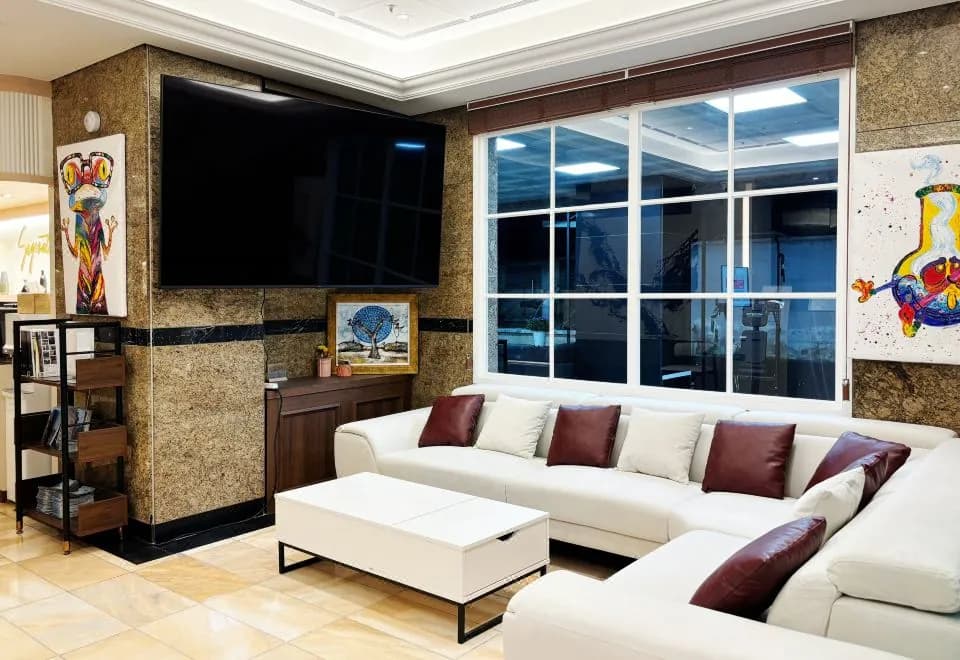 Hotel Signature