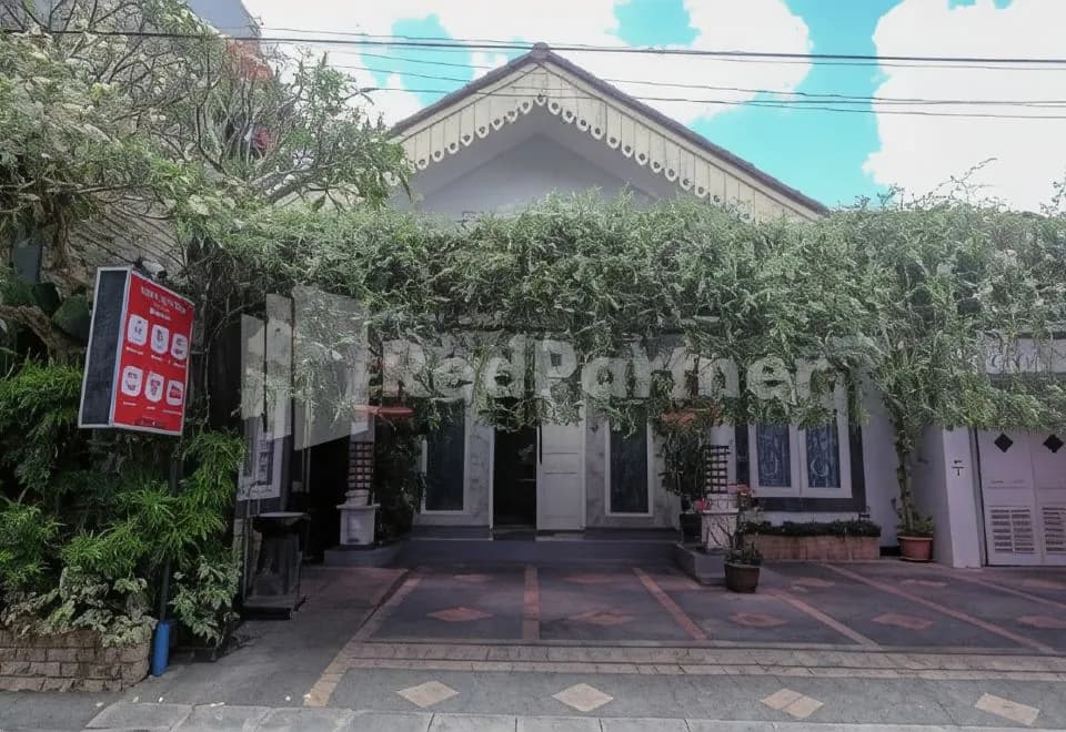 Just 11 Boutique Syariah Mitra RedDoorz near UGM Yogyakarta
