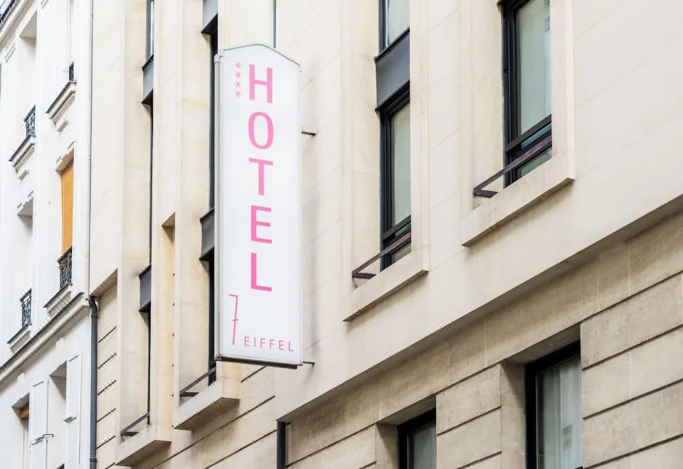 Le 7 Eiffel Hotel by Malone