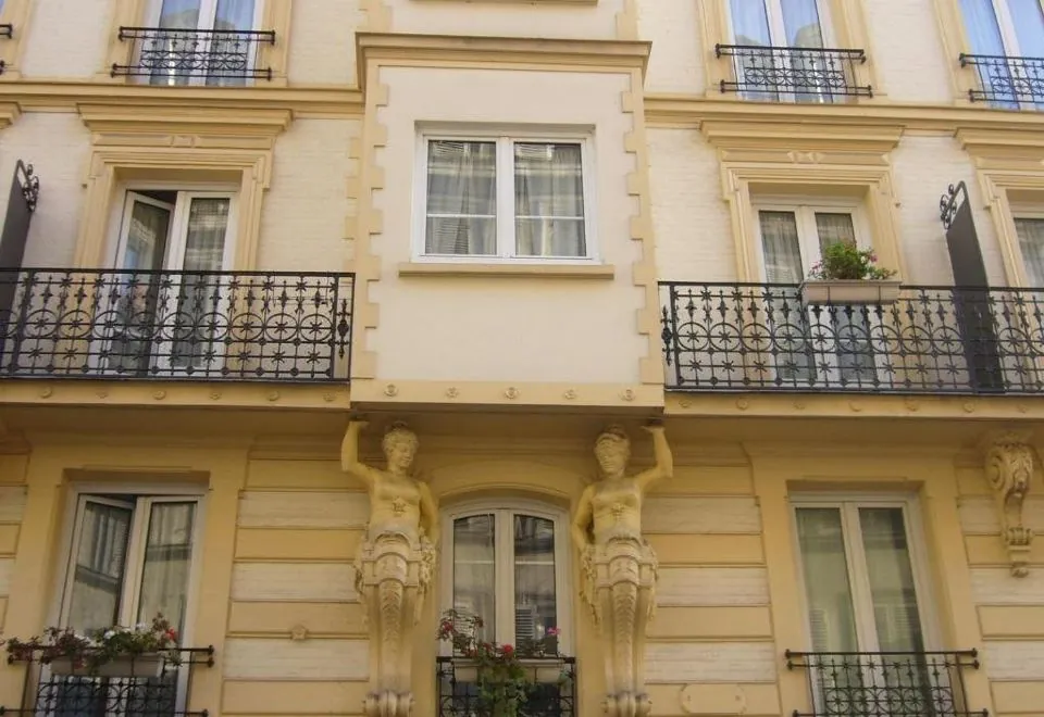 Hotel de Nemours