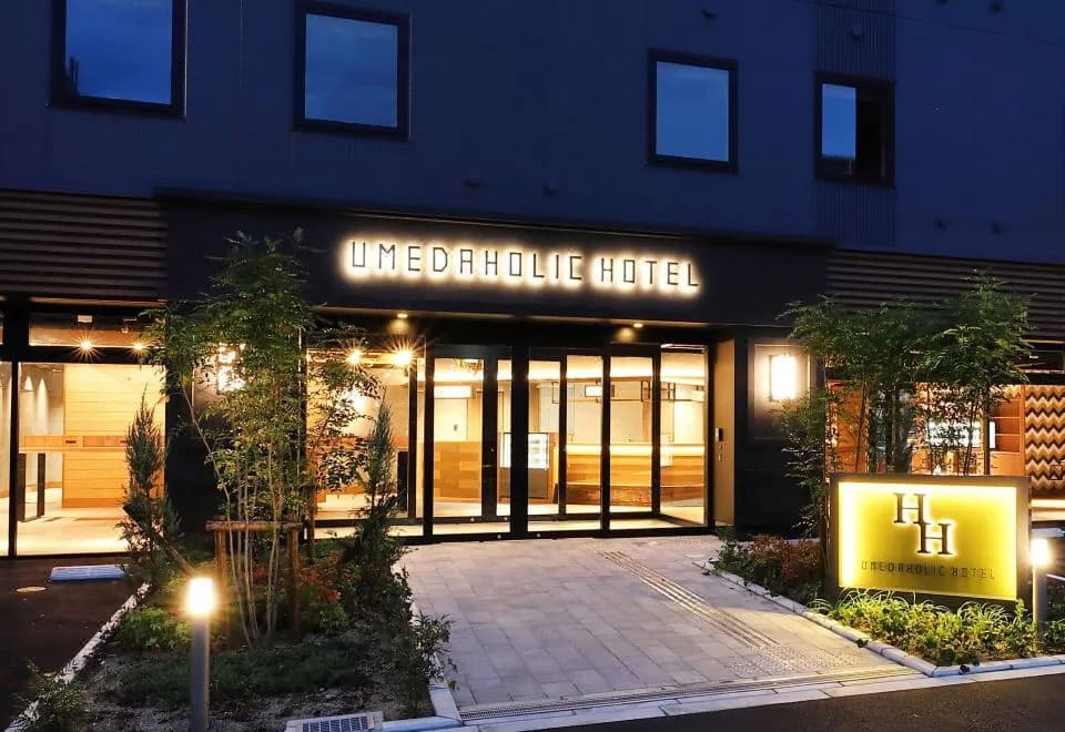 Umedaholic Hotel