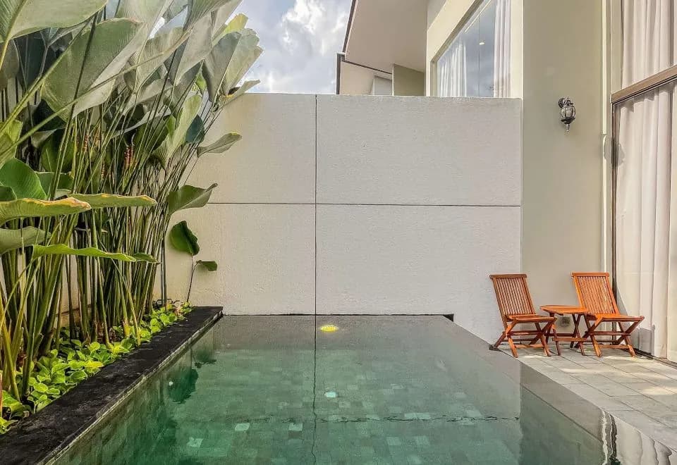 Kayumas Seminyak Resort