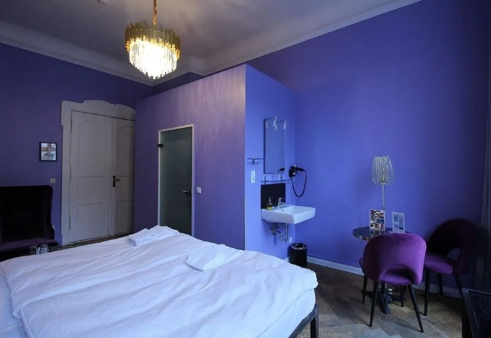 ArtHotel Connection
