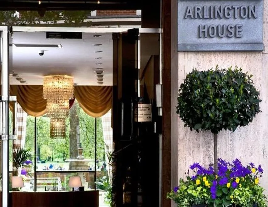 Arlington House