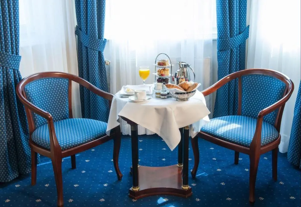 Hotel Ambassador