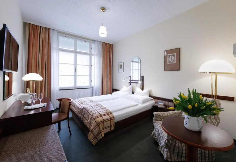 Continental Hotel-Pension