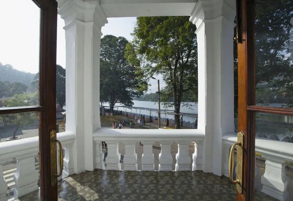 Queen's Hotel