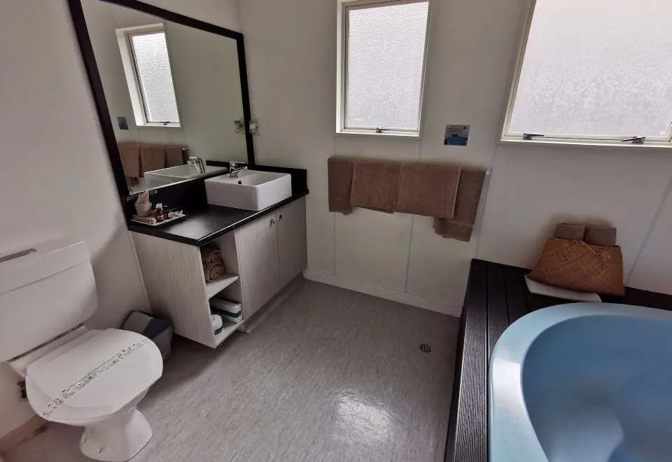 Arista Capri Motel
