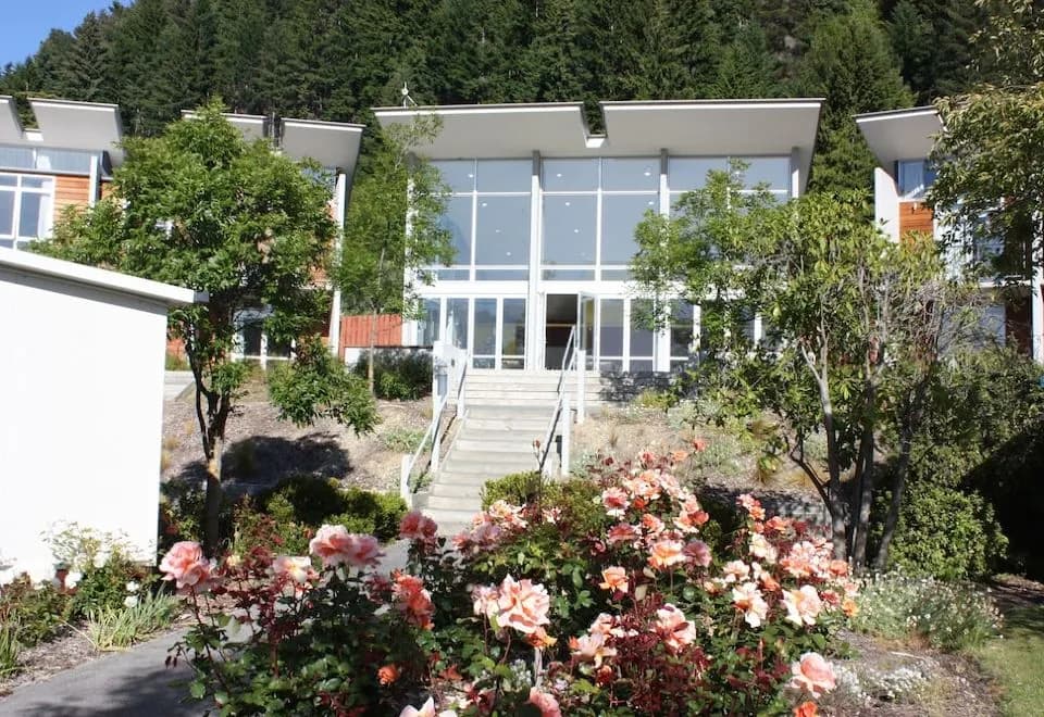 Queenstown Lakeview Holiday Park