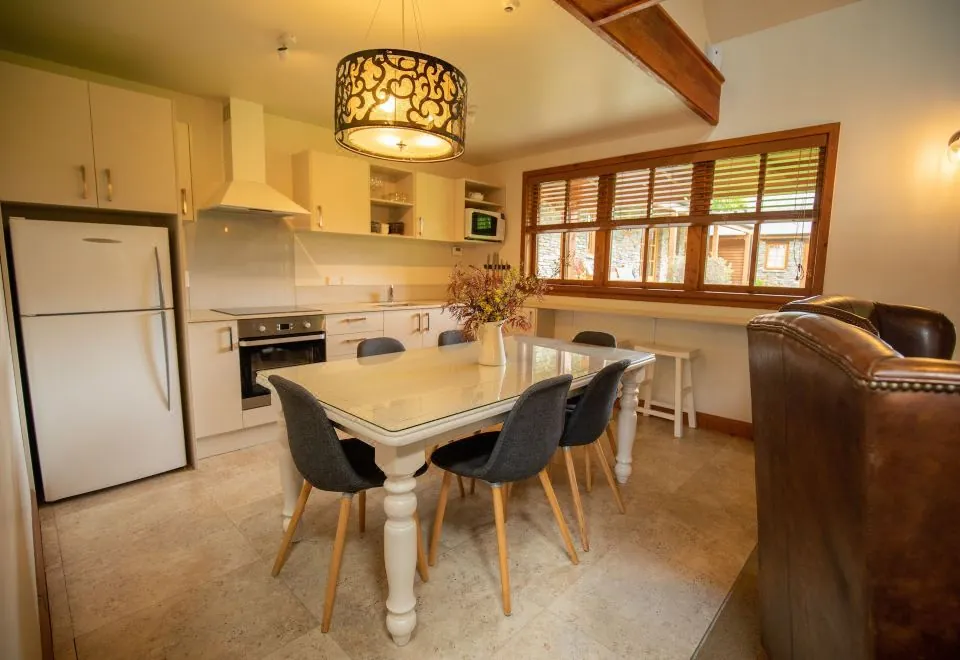 Wanaka Homestead Lodge & Cottages