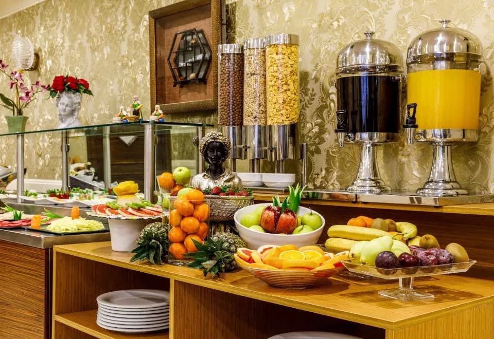Golden Crown Hotel