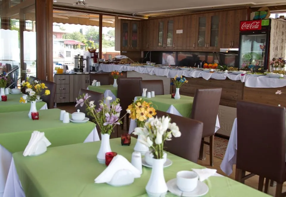 Blue Tuana Hotel