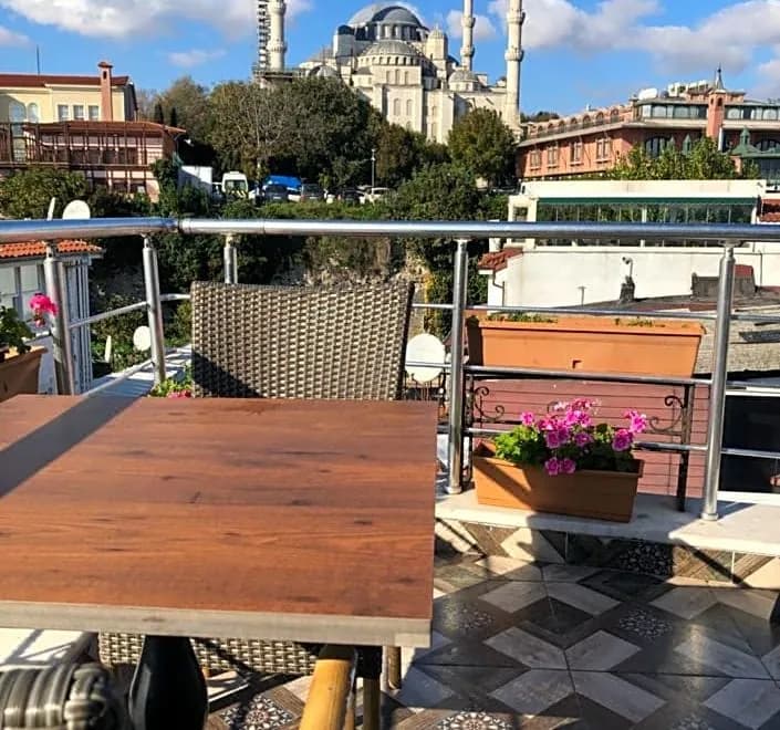 Blue Tuana Hotel