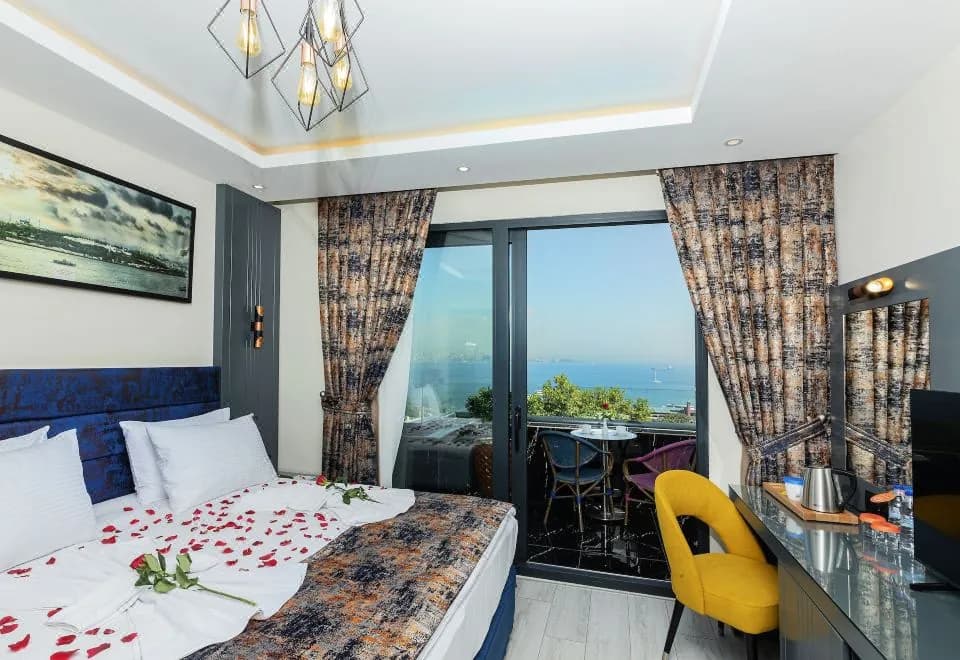 The Magnaura Palace Hotel