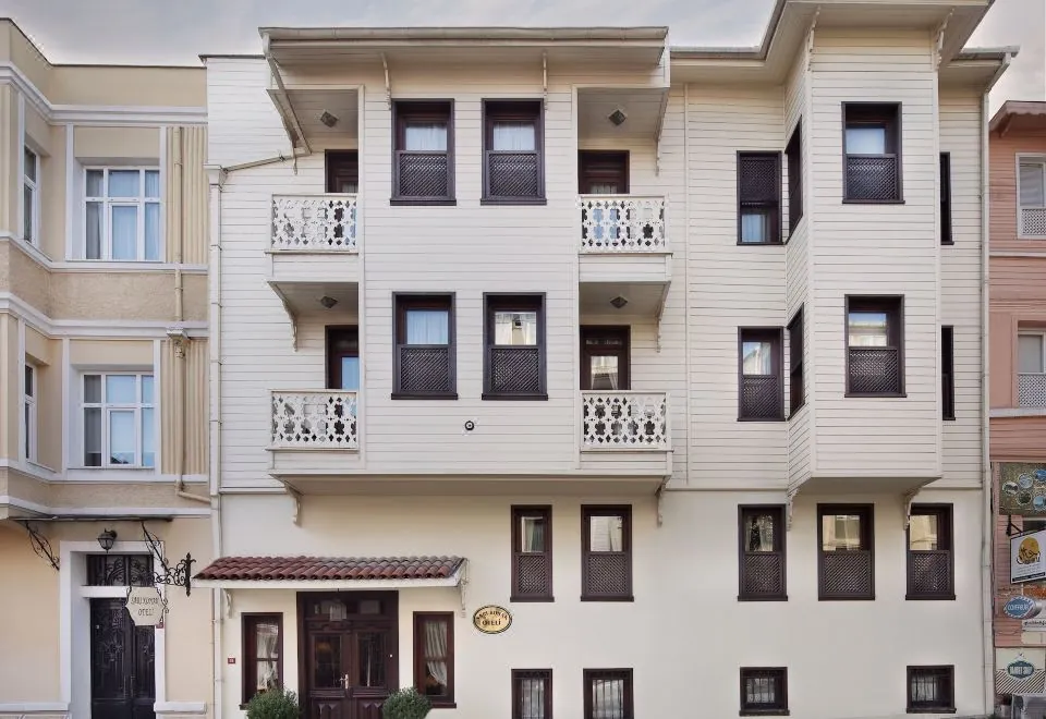 Hotel Sari Konak