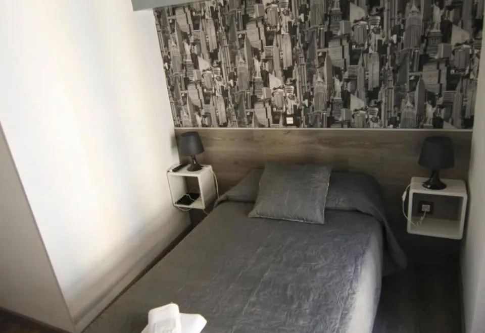 Hostal MH Fuencarral