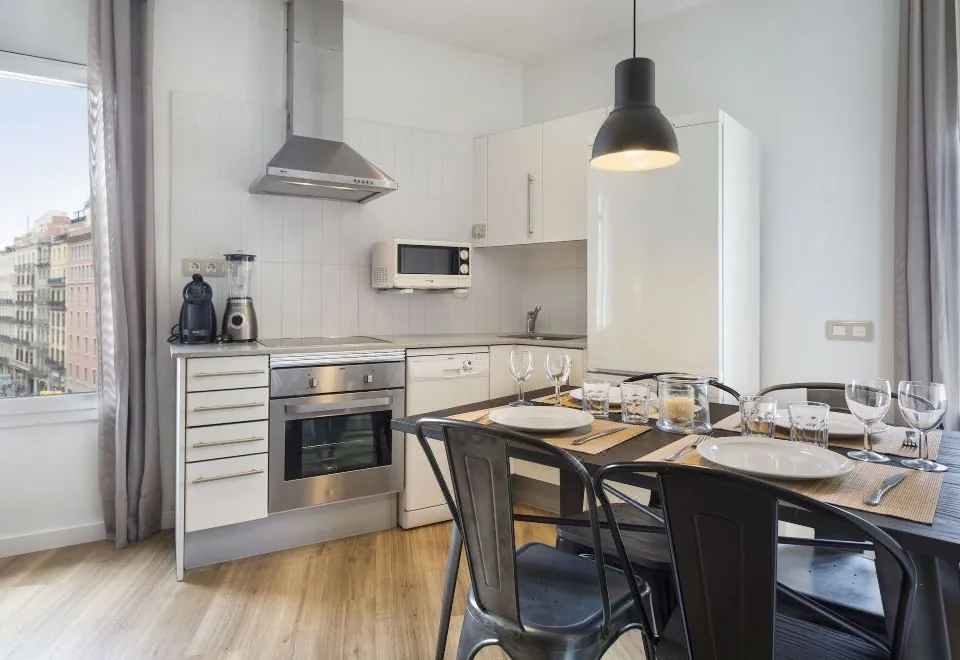 Amister Apartments
