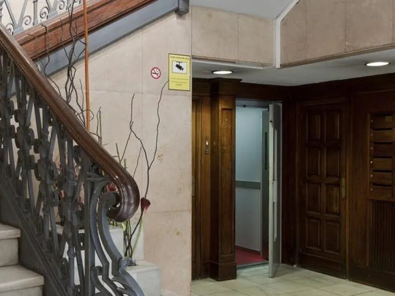 Amister Apartments