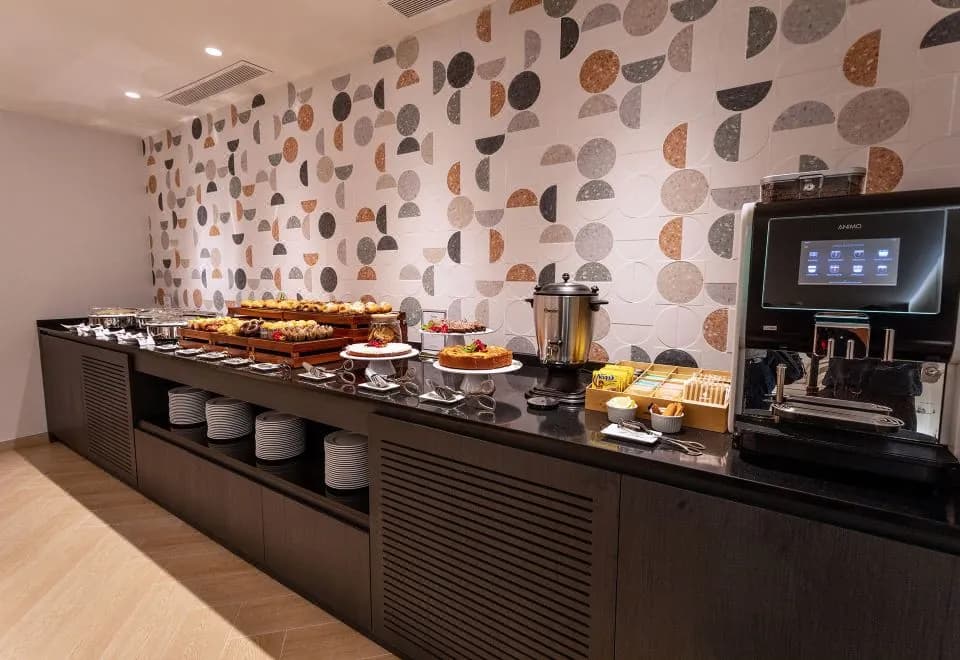 Eurostars Cristal Palace