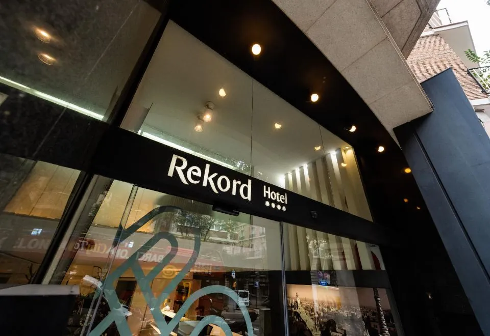 Atenea Rekord Suites