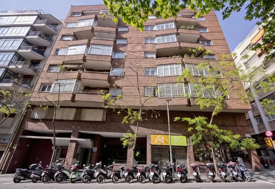 Barcelona City Seven
