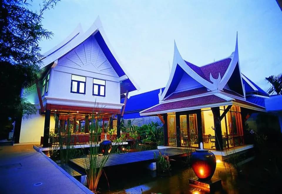 Kata Poolside Resort
