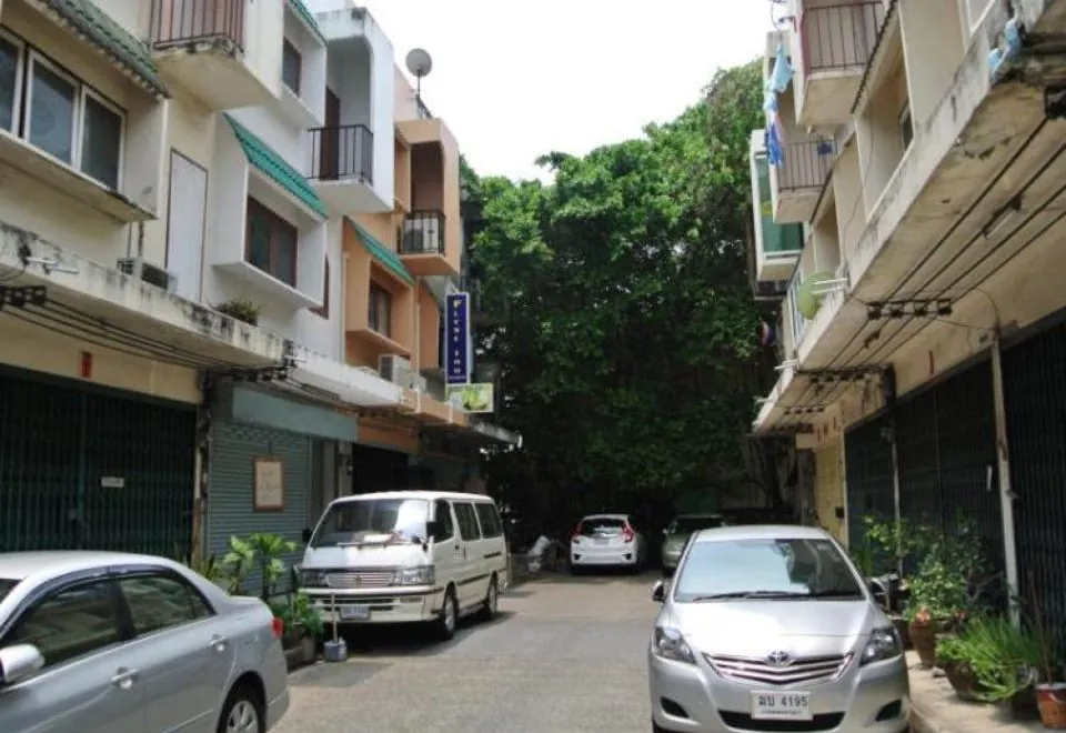 On Nut Hostel