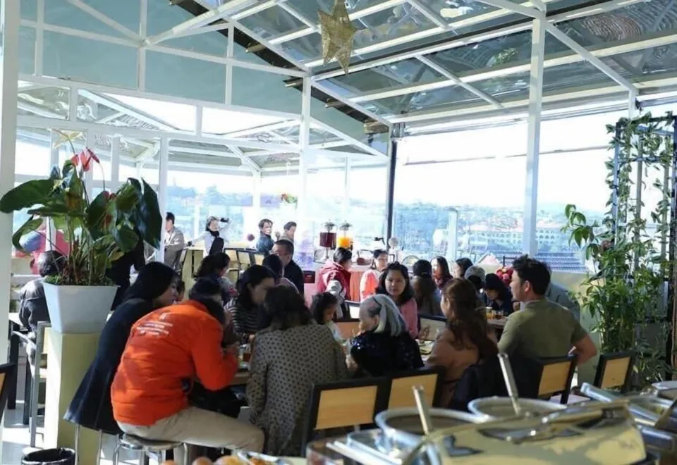 Trung Nhan Hotel