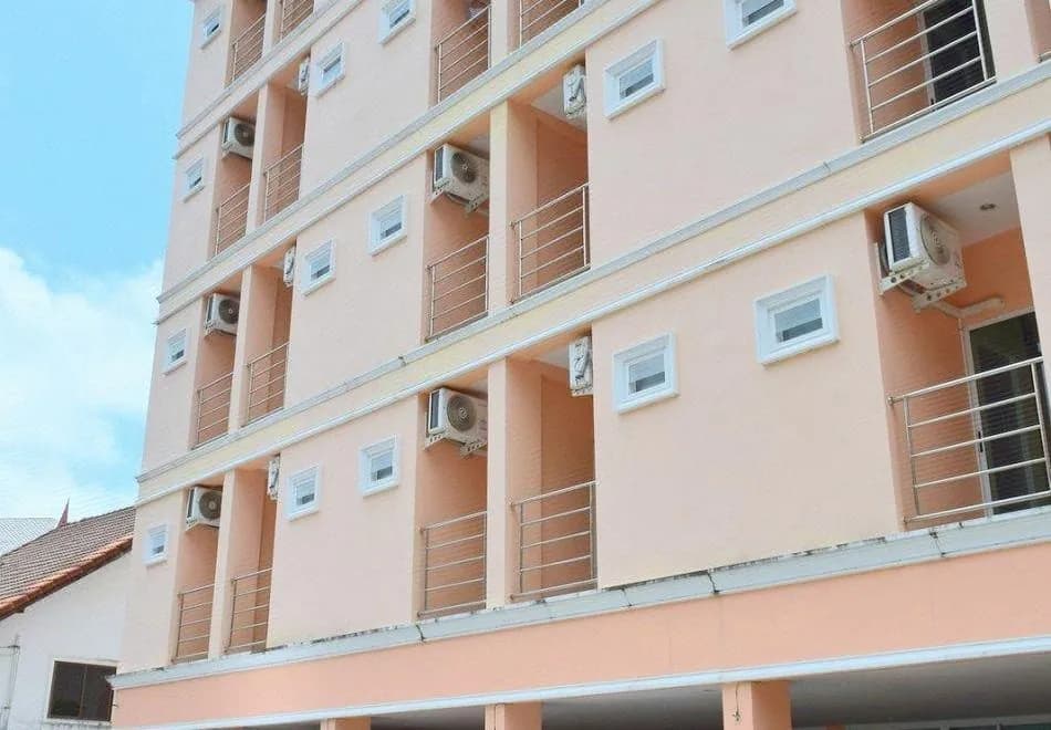 OYO 118 Beach Walk Stay