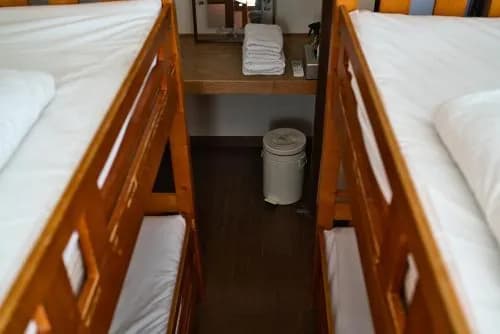 Iza Kamakura Guest House and Bar