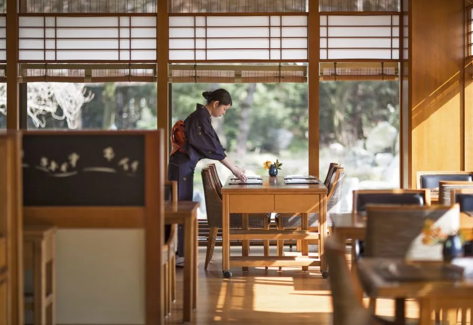 Hotel Okura Amsterdam – the Leading Hotels of the World